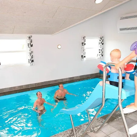 Luxury Pool Retreat - By Traum Semesterbostad *